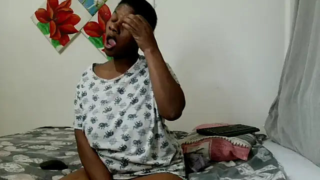 Snapshot of CrunchyxxSexy chatting on 22, 9, 2025 CrunchyxxSexy online show from 22, 9, 2025