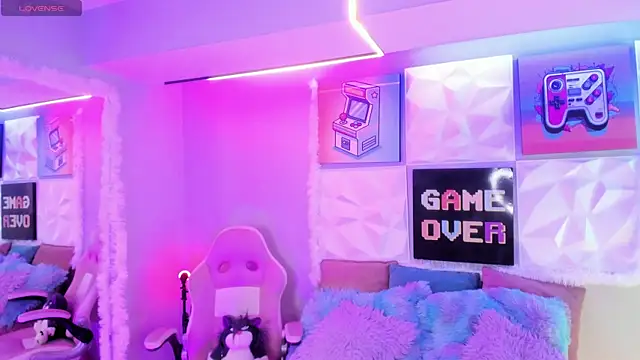 LindaWz  online show from 9, 1, 2026