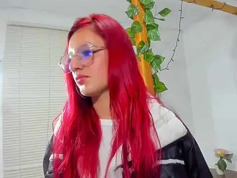 Vaiiolett  online show from 25, 11, 2025