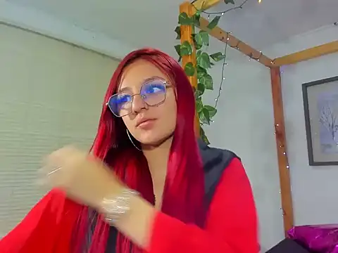 Vaiiolett  online show from 26, 11, 2025