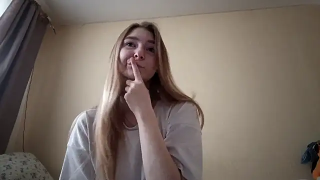 Nymera flare online show from 3, 11, 2025