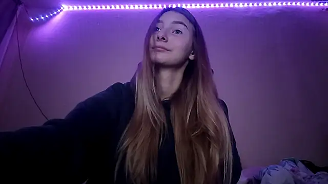 Nymera flare online show from 18, 11, 2025