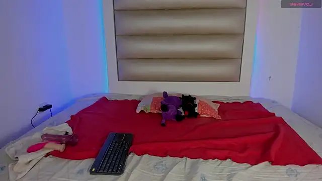 Luna and lindsy online show from 29, 10, 2025