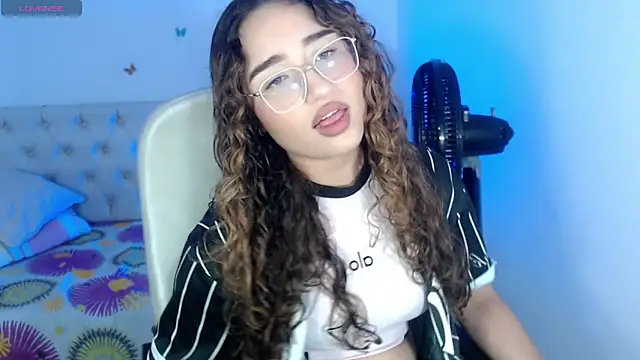 sasha 17  online show from 15, 9, 2025