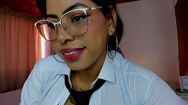 Snapshot of Michluxe_69 chatting on 25, 6, 2026 Michluxe 69 online show from 25, 6, 2026