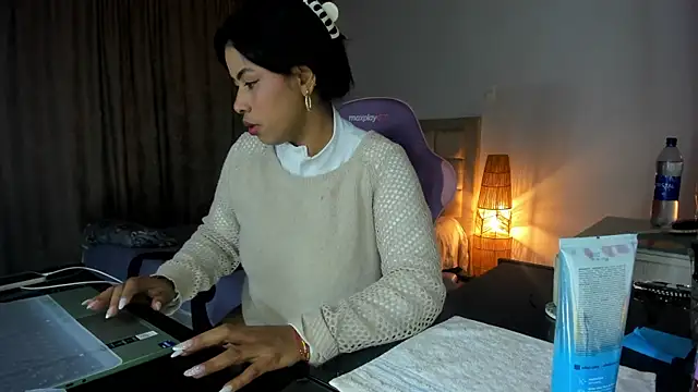 Snapshot of Michluxe_69 chatting on 7, 7, 2026 Michluxe 69 online show from 7, 7, 2026