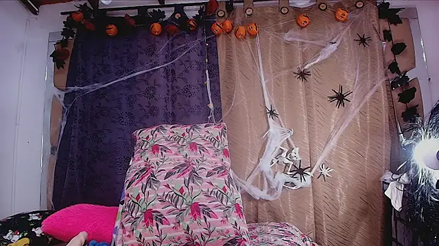 sweegirl69 online show from 25, 10, 2025