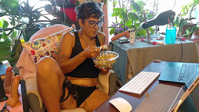 Snapshot of kinkycanner chatting on 4, 7, 2026 kinkycanner online show from 4, 7, 2026