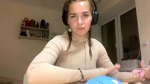 Snapshot of BunnyTiedeman chatting on 24, 9, 2025 BunnyTiedeman online show from 24, 9, 2025