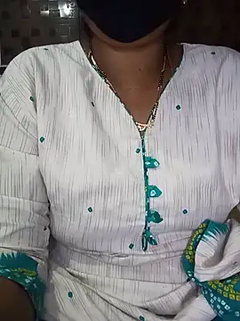 Snapshot of Mee_harini-telugupilla chatting on 15, 6, 2026 Mee harini-telugupilla online show from 15, 6, 2026