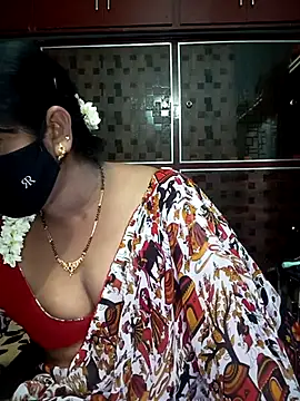 Snapshot of Mee_harini-telugupilla chatting on 30, 6, 2026 Mee harini-telugupilla online show from 30, 6, 2026