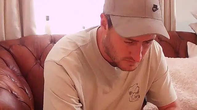 Snapshot of Londonlad818 chatting on 17, 9, 2025 Londonlad818 online show from 17, 9, 2025