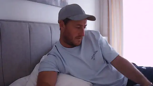 Snapshot of Londonlad818 chatting on 23, 9, 2025 Londonlad818 online show from 23, 9, 2025