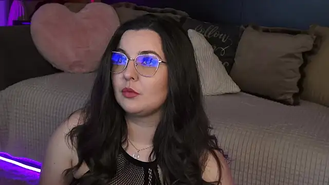 Mia Swano online show from 5, 4, 2026