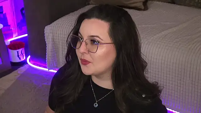 Mia Swano online show from 14, 4, 2026