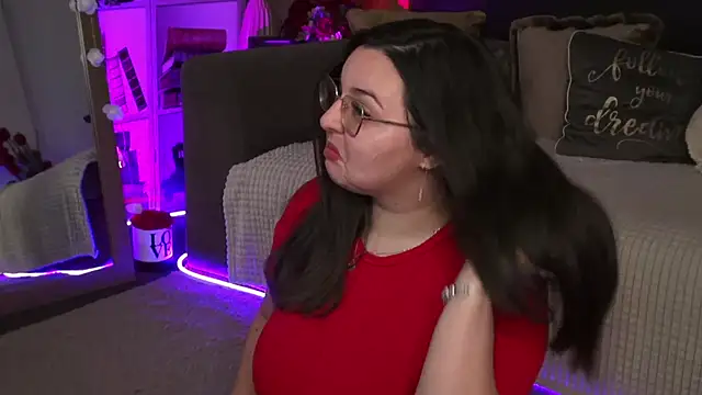 Mia Swano online show from 18, 4, 2026