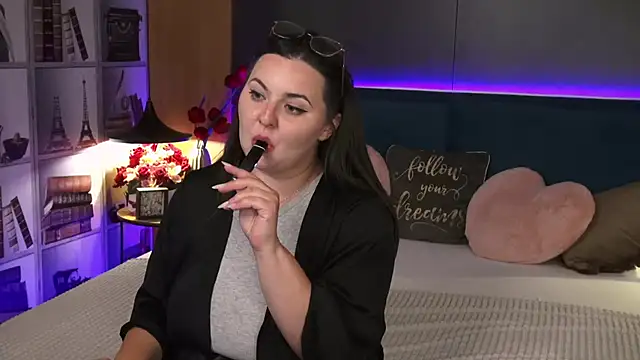 Snapshot of Mia_Swano chatting on 16, 6, 2026 Mia Swano online show from 16, 6, 2026