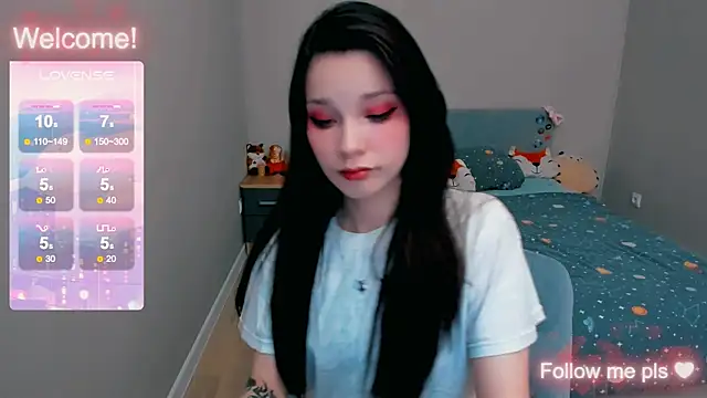 Kitten Alissa online show from 27, 10, 2025