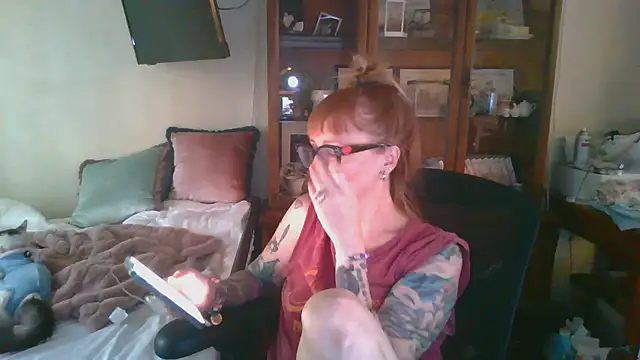 Snapshot of vintagelorraine chatting on 5, 10, 2025 vintagelorraine online show from 5, 10, 2025