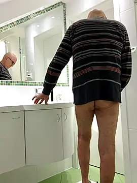 Snapshot of Oldmenhot66 chatting on 10, 2, 2026 Oldmenhot66 online show from 10, 2, 2026