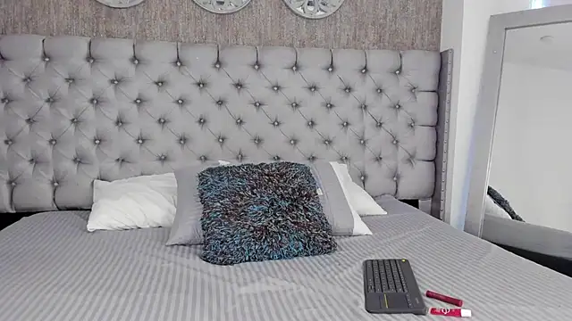 Snapshot of NahomyAngel chatting on 23, 10, 2025 NahomyAngel online show from 23, 10, 2025