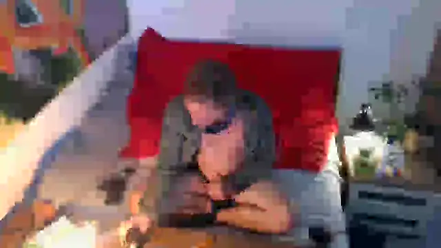 Snapshot of EdelHolz91 chatting on 2, 10, 2025 EdelHolz91 online show from 2, 10, 2025