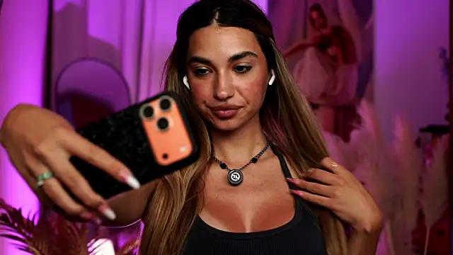 ItalianGirl online show from 8, 6, 2026