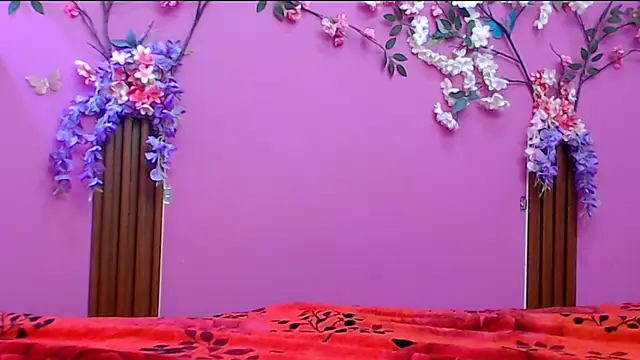 Snapshot of skinnysofia18 chatting on 17, 9, 2025 skinnysofia18 online show from 17, 9, 2025