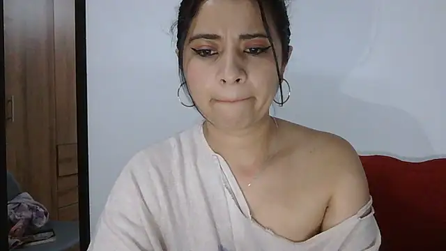 ValerieLove  online show from 13, 11, 2025