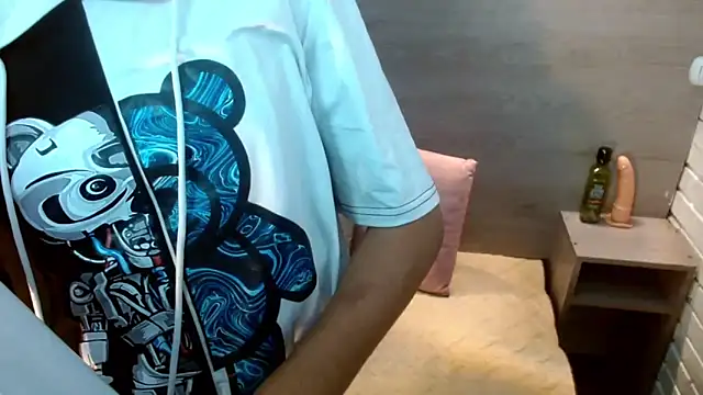 Penelopee Rouse online show from 26, 11, 2025