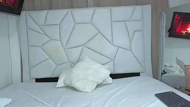 Paulaboterom online show from 9, 10, 2025