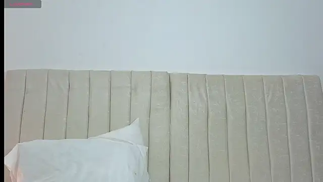 Snapshot of Paulaboterom chatting on 8, 5, 2026 Paulaboterom online show from 8, 5, 2026