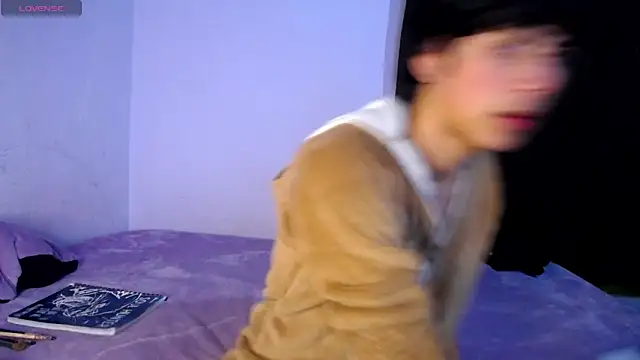 DaraKat18 online show from 4, 12, 2025