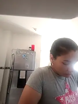 Snapshot of Thima28 chatting on 25, 9, 2025 Thima28 online show from 25, 9, 2025