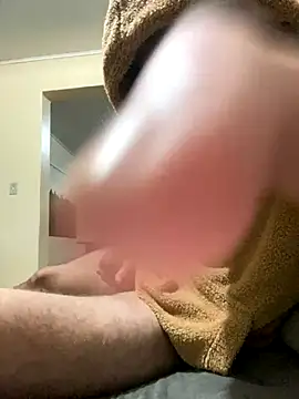 Snapshot of submisso321 chatting on 6, 10, 2025 submisso321 online show from 6, 10, 2025