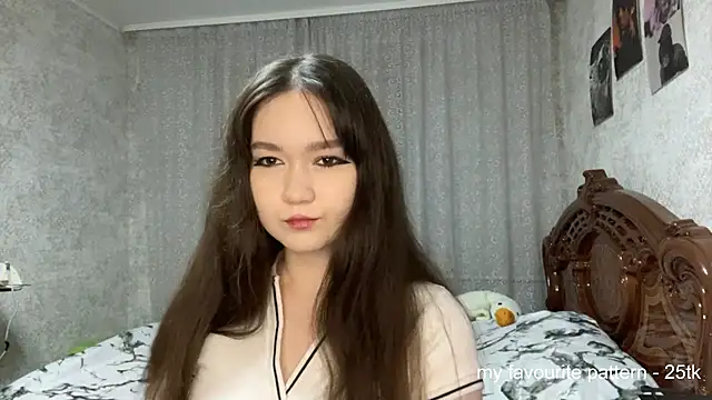 Pikmigirl18 online show from 14, 11, 2025
