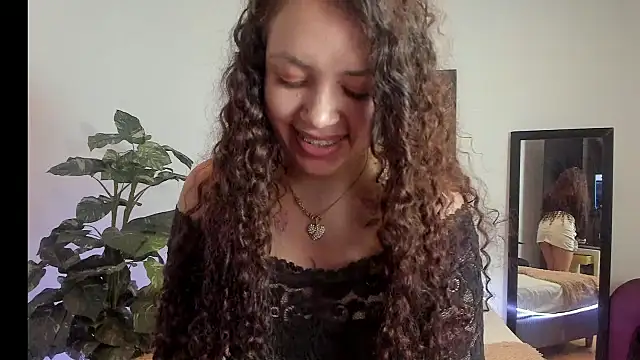 Snapshot of RubyStrong chatting on 9, 10, 2025 RubyStrong online show from 9, 10, 2025