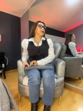 Samantha Milf   online show from 15, 4, 2026