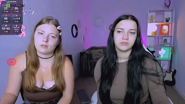 Snapshot of melani_bumm chatting on 3, 10, 2025 melani bumm online show from 3, 10, 2025