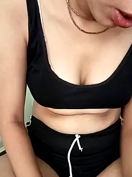 Snapshot of Khushi-Chaudhary chatting on 6, 10, 2025 Khushi-Chaudhary online show from 6, 10, 2025