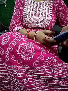 Snapshot of your_favourite_bhabhi chatting on 28, 5, 2026 your favourite bhabhi online show from 28, 5, 2026