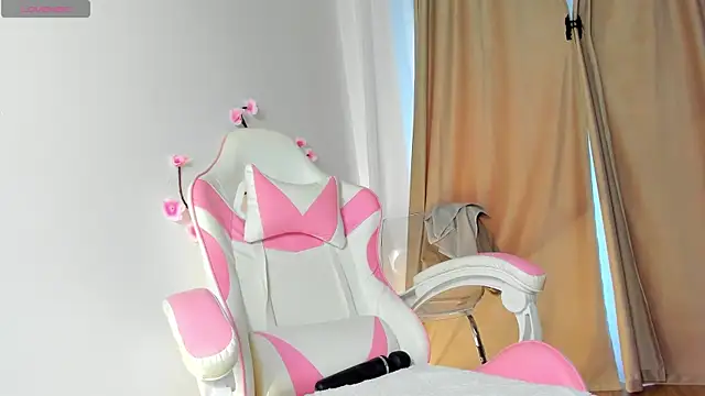 Anya Belle online show from 25, 7, 2026