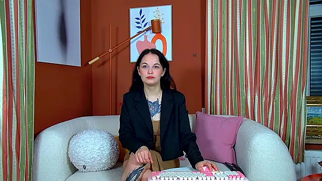MollyMillsen online show from 20, 9, 2025