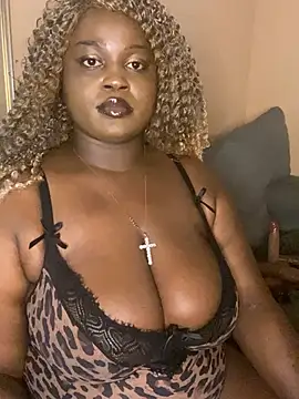 Snapshot of Treasurexmellom chatting on 20, 7, 2026 Treasurexmellom online show from 20, 7, 2026