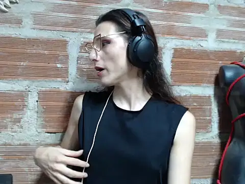 Snapshot of Moira-Hot chatting on 20, 6, 2026 Moira-Hot online show from 20, 6, 2026