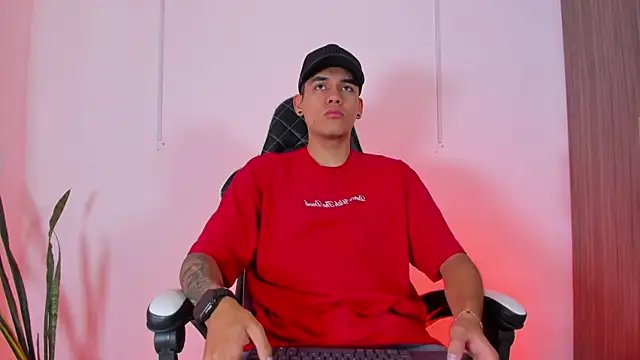 Nickyblazze  online show from 14, 10, 2025