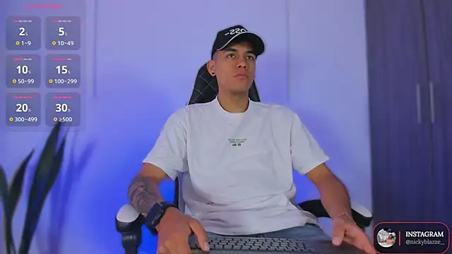 Nickyblazze  online show from 17, 11, 2025