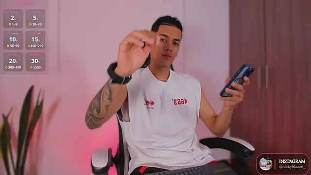 Nickyblazze  online show from 2, 12, 2025