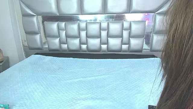 Hillarytonsonx online show from 15, 4, 2026