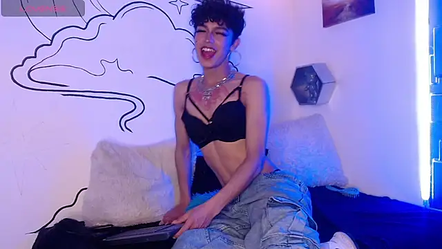 Snapshot of Trinity_Knox chatting on 28, 10, 2025 Trinity Knox online show from 28, 10, 2025